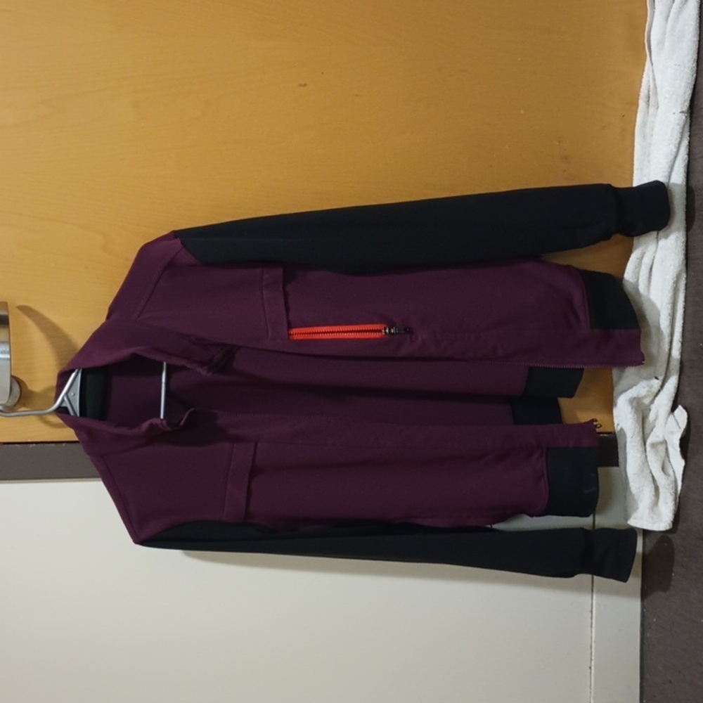 Lululemon Athletics zip up sweater size medium